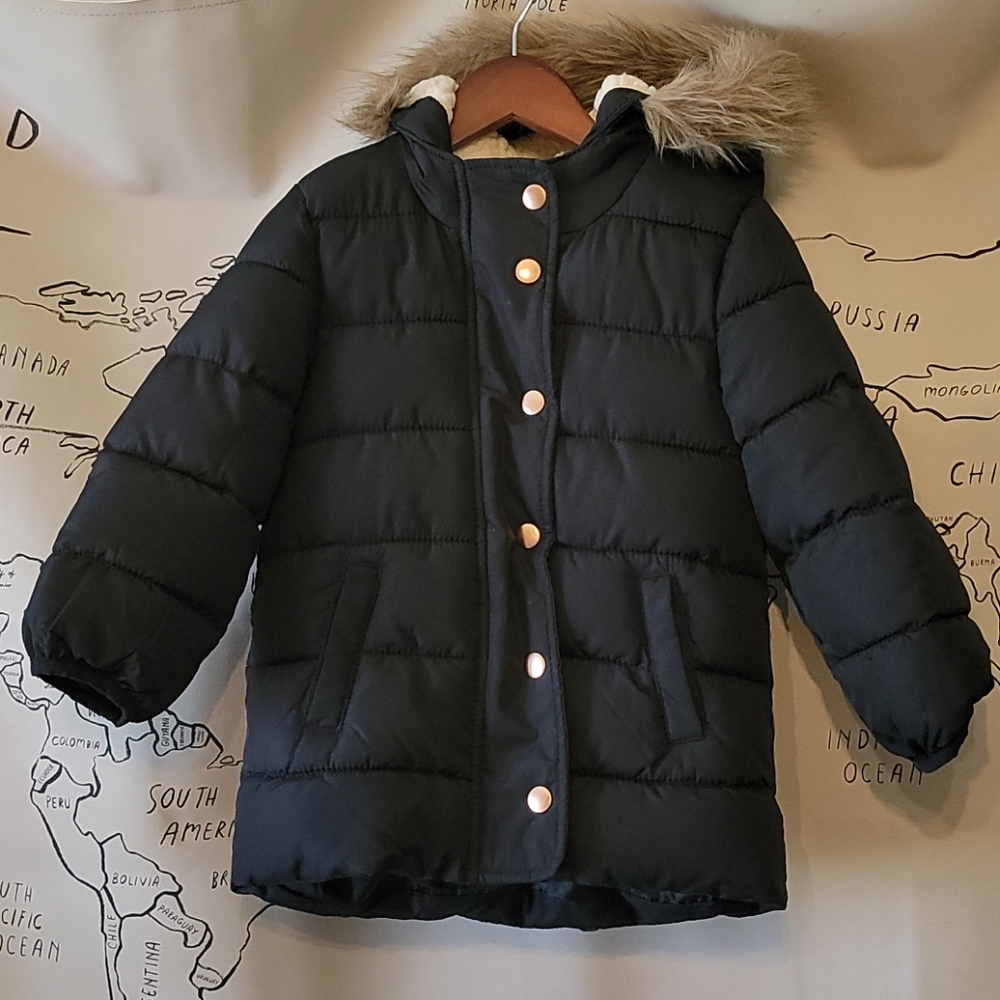 Old navy puffer jacket  3T